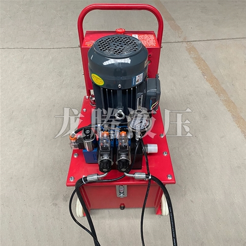 風(fēng)管法蘭鉚釘機